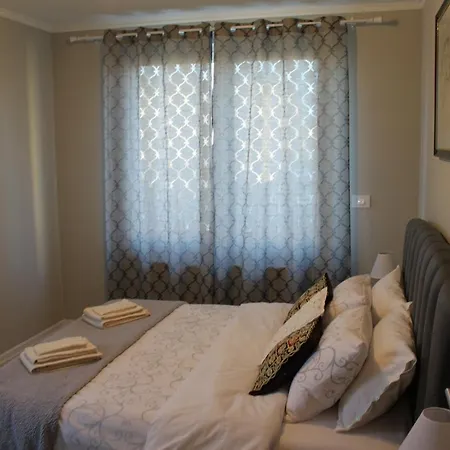 Apartament Promenada Coresi Apartment *